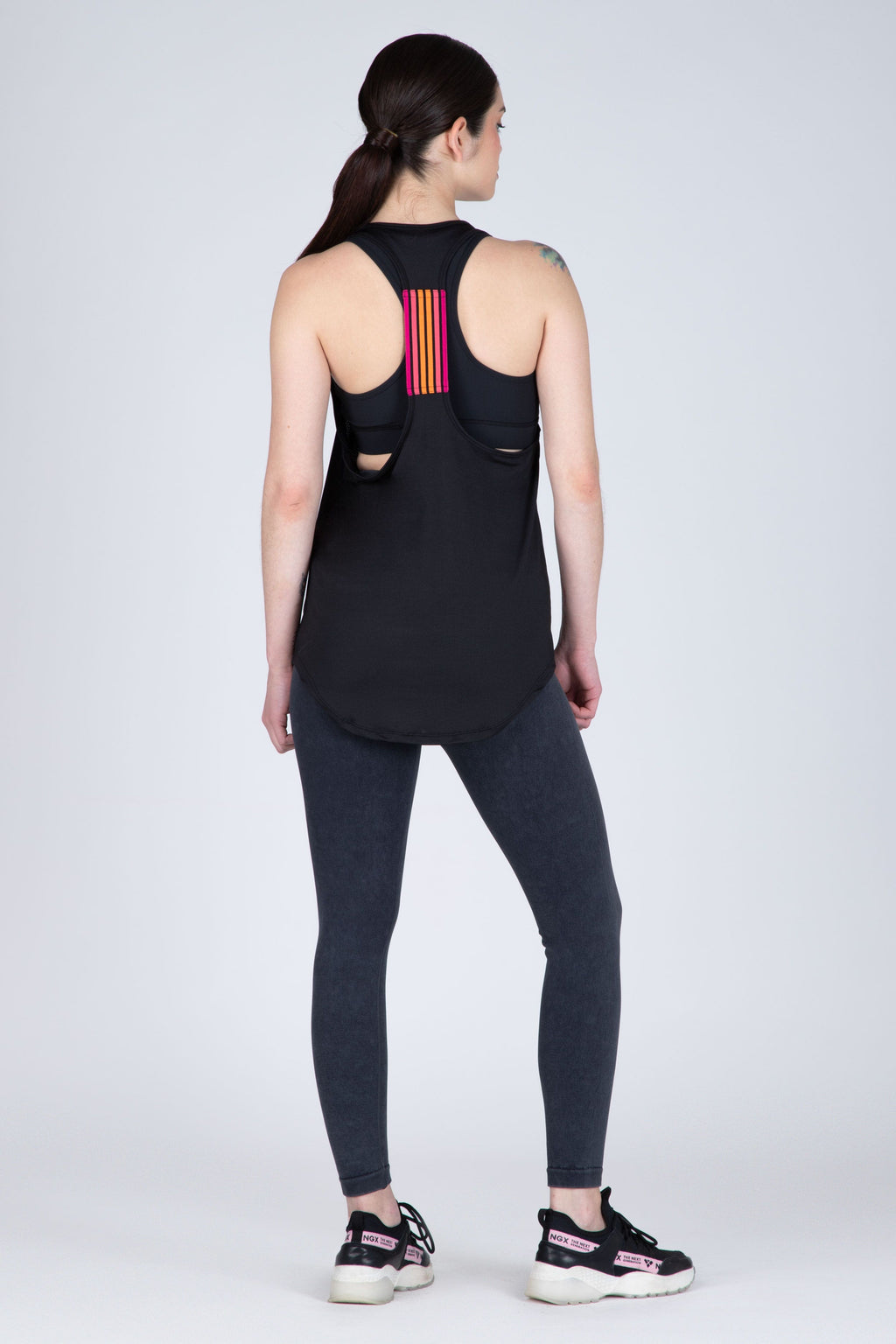 Polera Tank Luxury Negro NGX