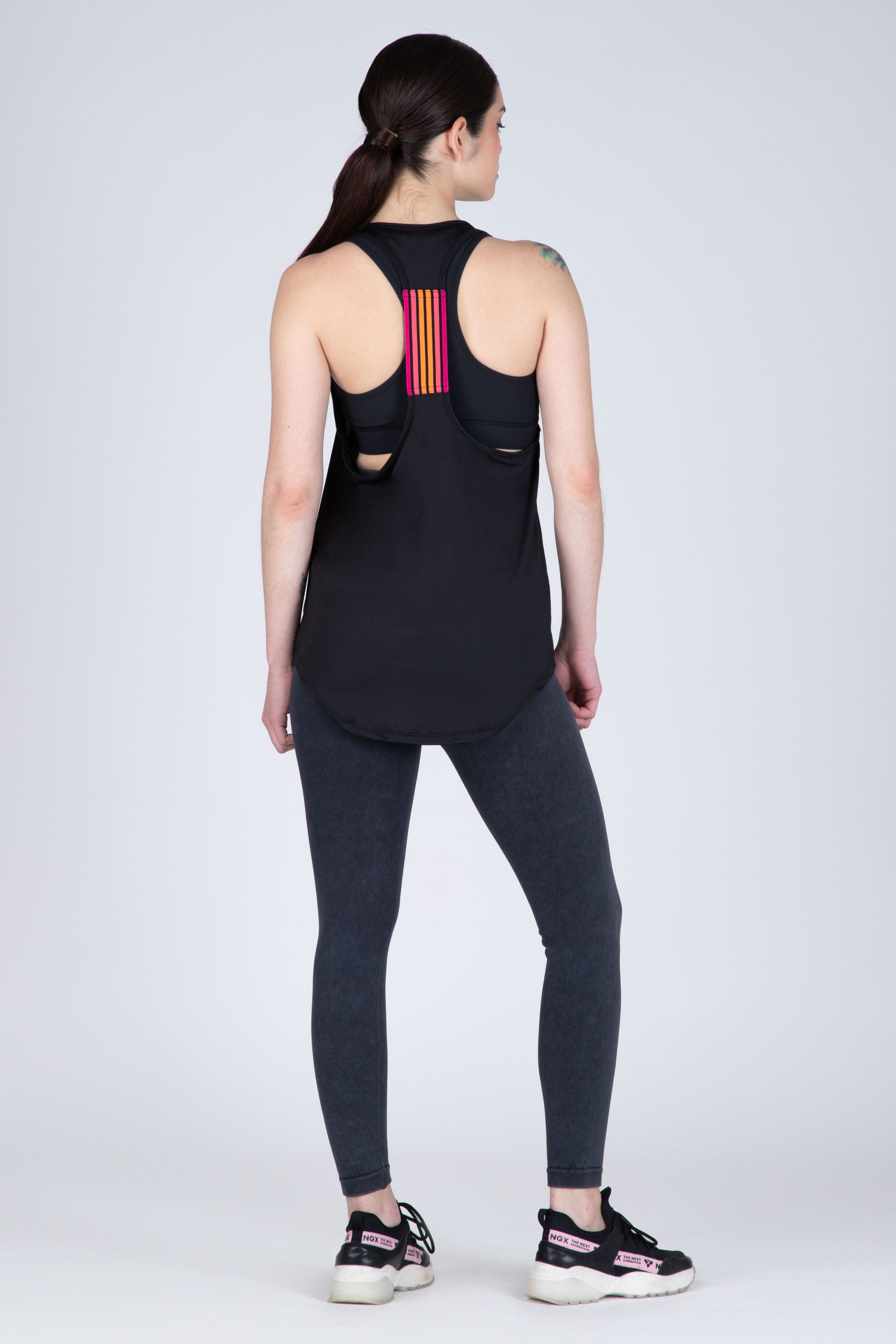 Polera Tank Luxury Negro NGX