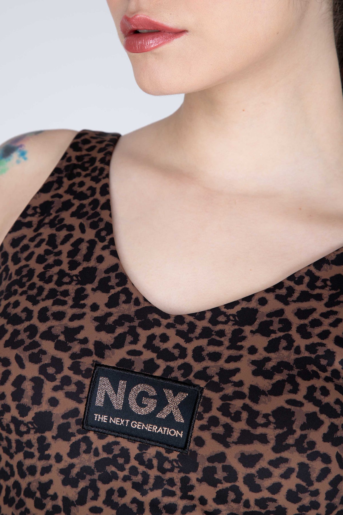 Polera Tank Impetus Café NGX