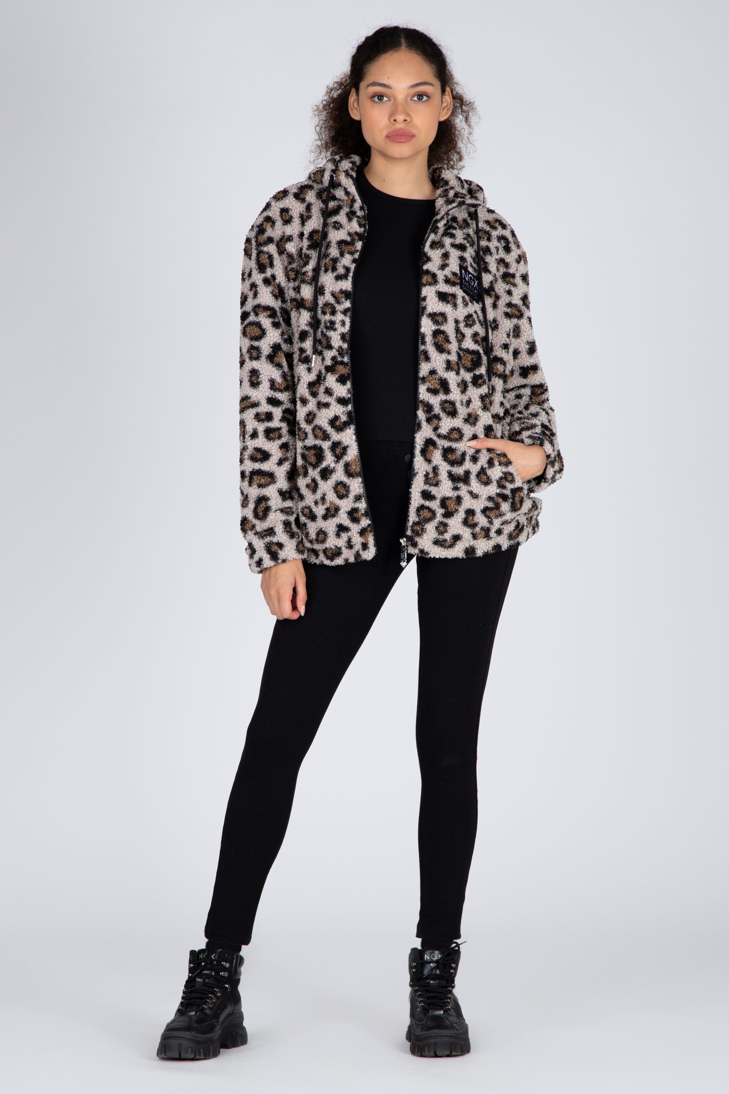 Chaqueta Opulent Negro/Beige NGX