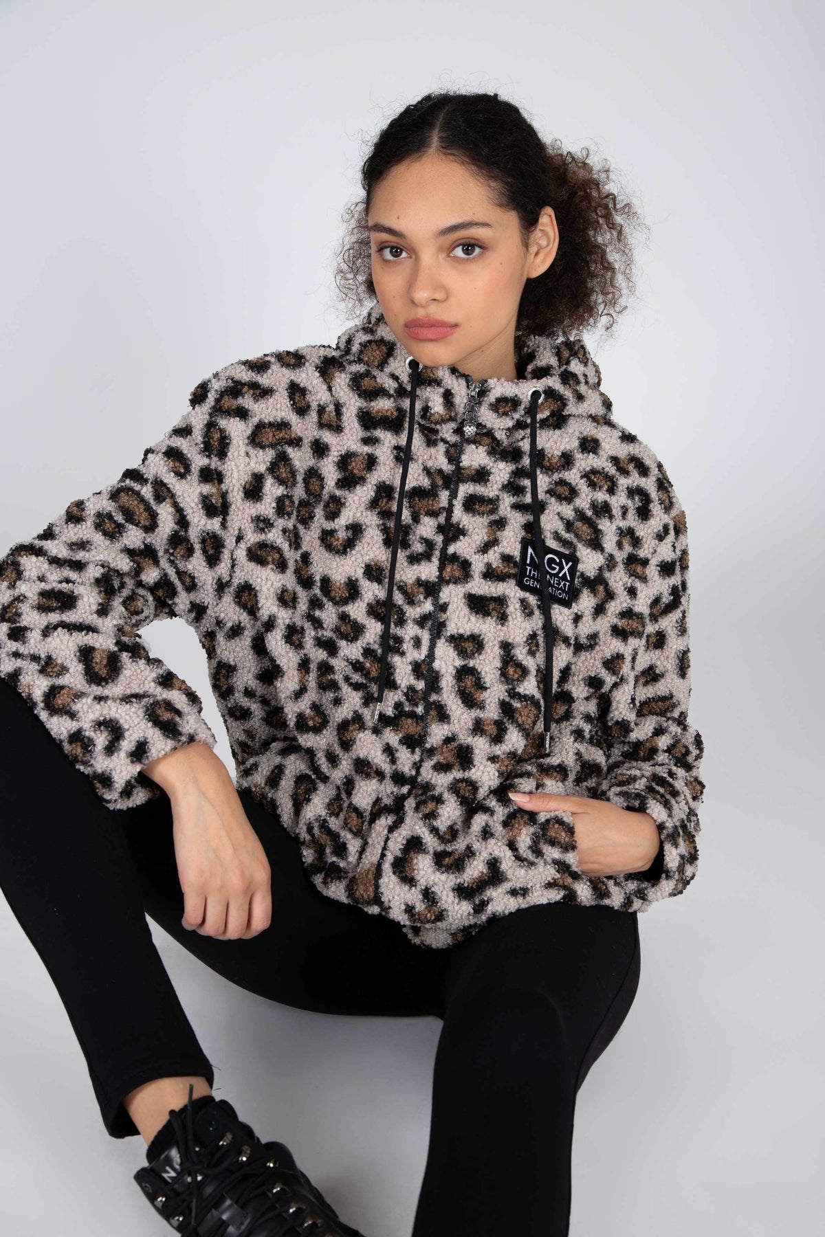 Chaqueta Opulent Negro/Beige NGX