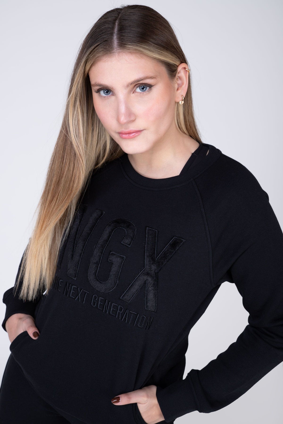 Poleron Crew Neck Lavish Negro NGX